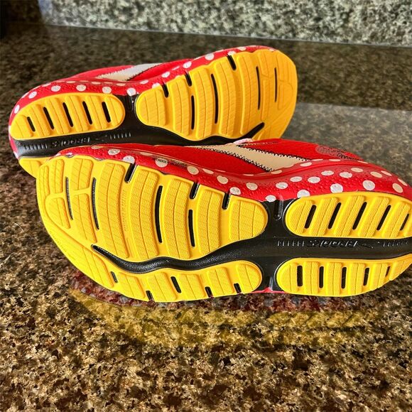 Brooks Ghost Max 2 Women's Minnie Mouse Red Running Shoes Polka Dots - Picture 5 of 5